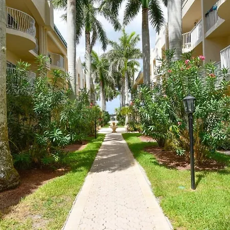 Palm Bay Club Apartment